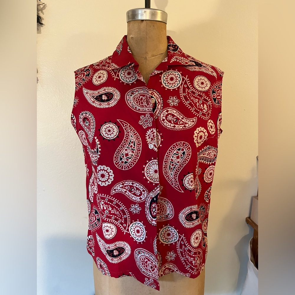 Vintage 50s/60’s sleeveless bandana print blouse - Picture 2 of 4